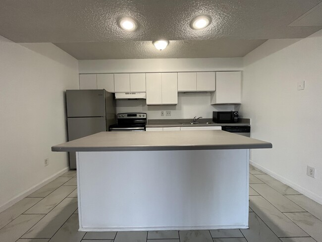 Photo - 3985 W McNab Rd