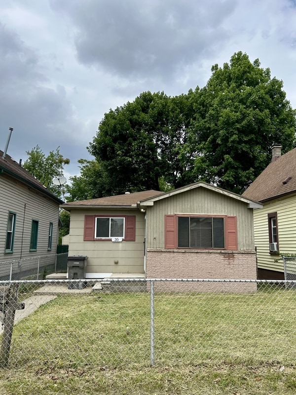 Building Photo - 35 E Charlotte Ave Rental