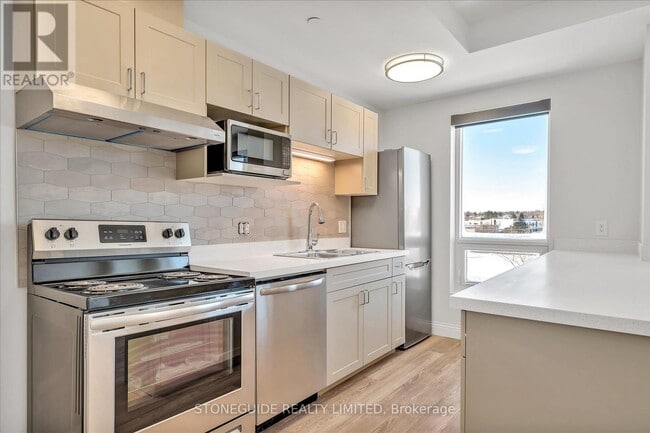 Photo - 555 Bonaccord St Unité 303