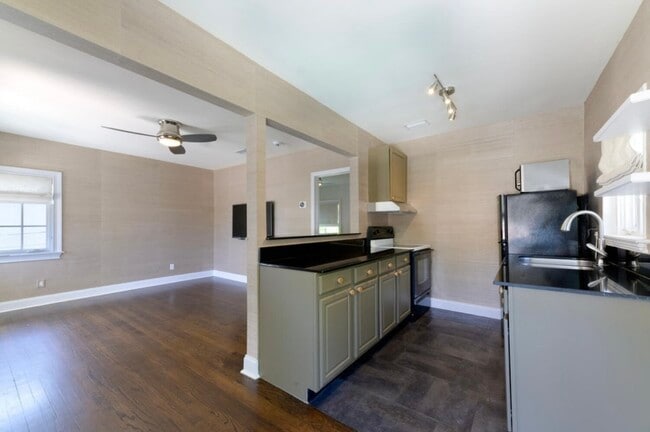 Photo - 123 N Palmway Unit Guest House