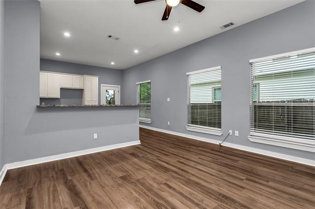 Photo - 206 Pecan Hollow St