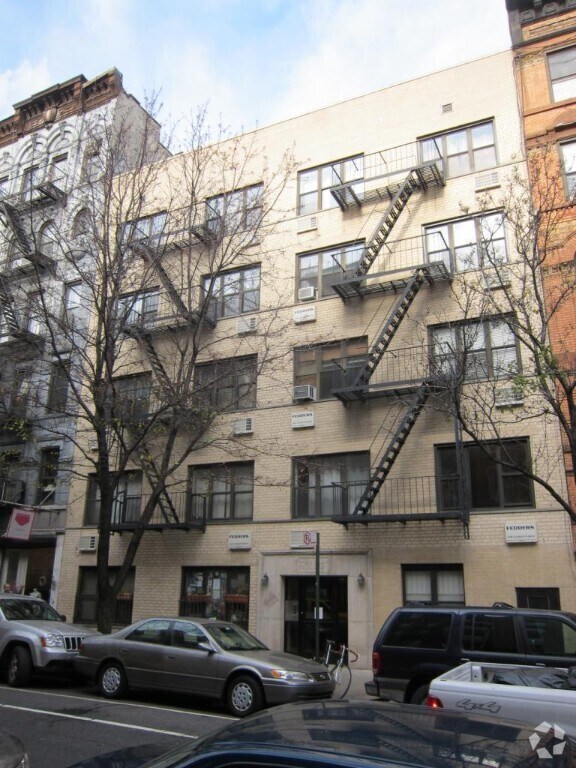 Building Photo - 225 E 10th St Unit #1B Rental