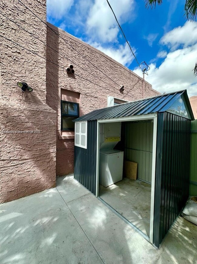 Photo - 1773 NW 19th St Unidad Front