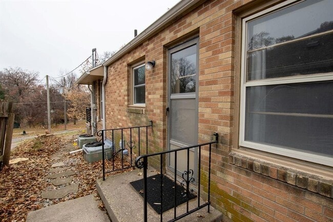 Photo - 4931 Woodland Ave