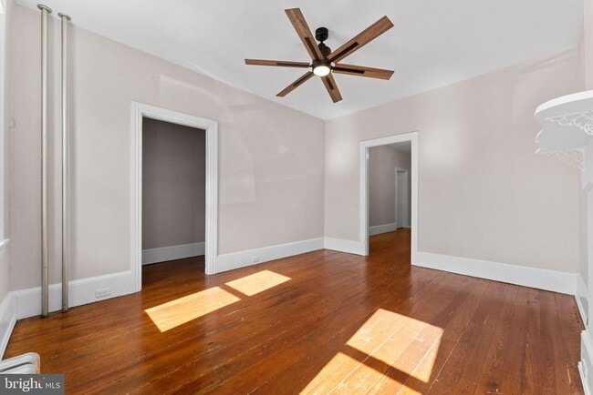 Photo - 345 Hall St