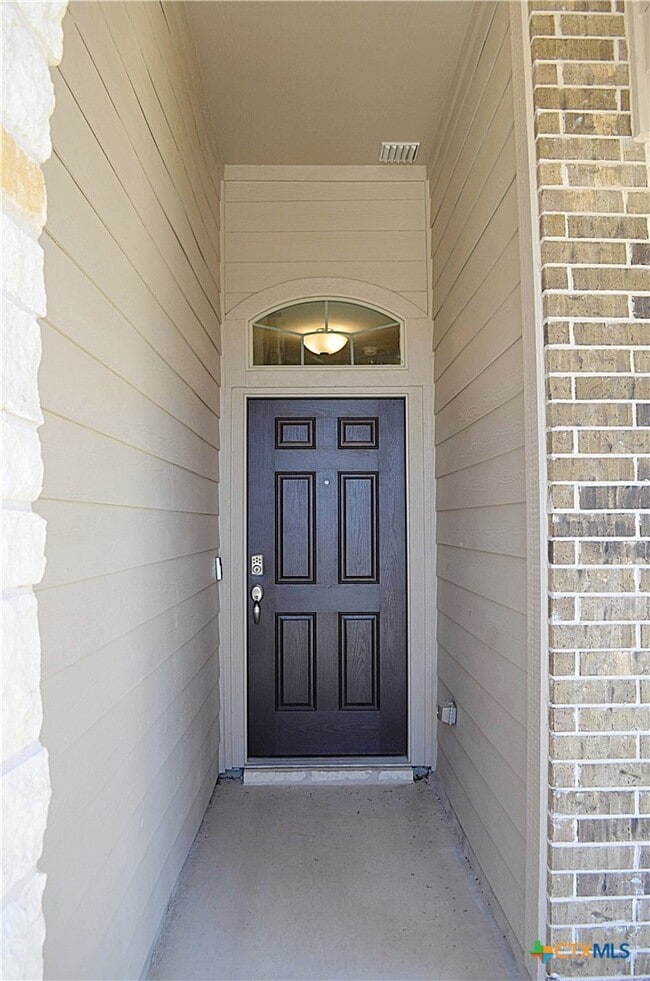 Building Photo - 2423 Elba Dr