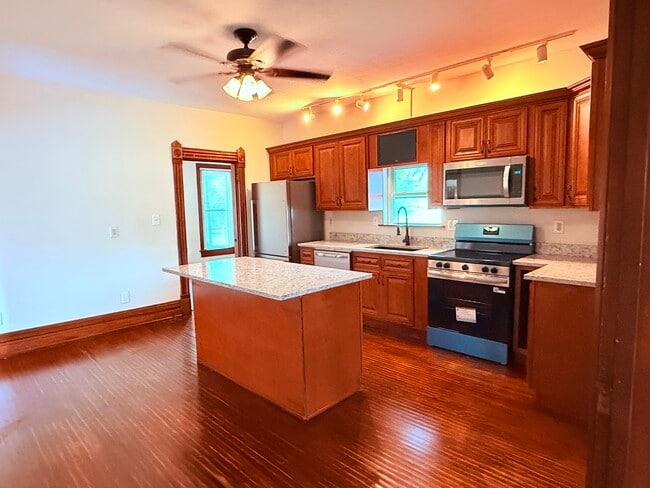 Photo - 434 S Perry St
