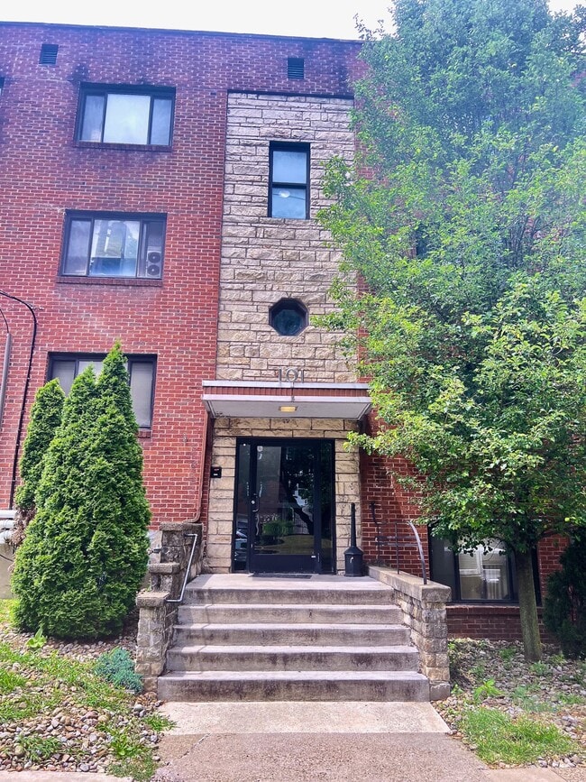 Photo - *** Pet Friendly Apartments in Mt. Lebanon * Near Castle Shannon T Stop * Affordable and Spacious...