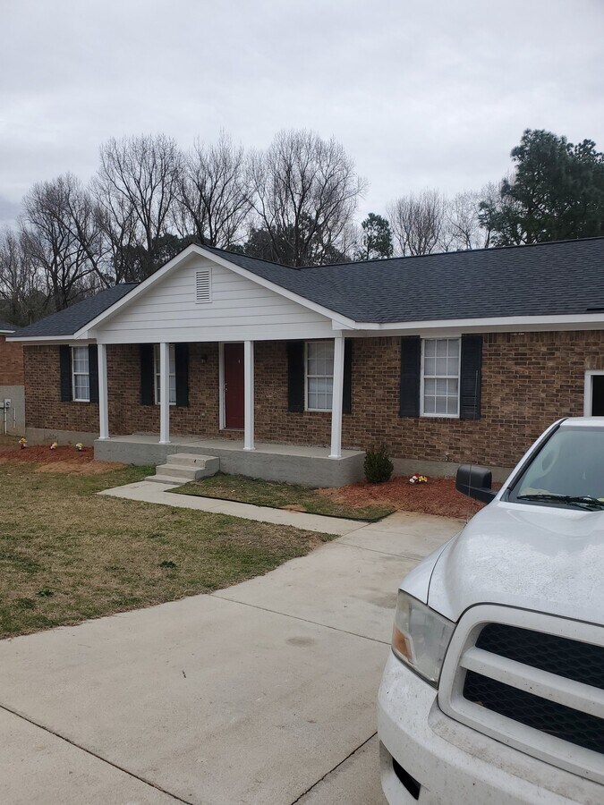Photo - 3883 Crest Dr