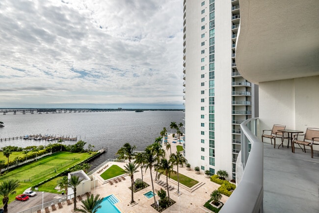 Photo - 2825 Palm Beach Blvd Unidad 2004