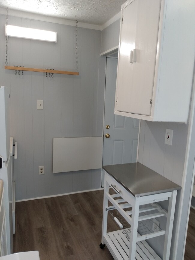 Photo - 201 Lake Dr Unit B