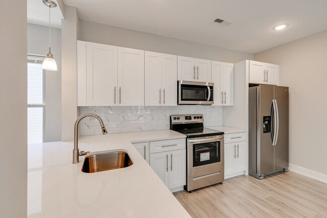 Building Photo - 2636 Annin St Unit 1