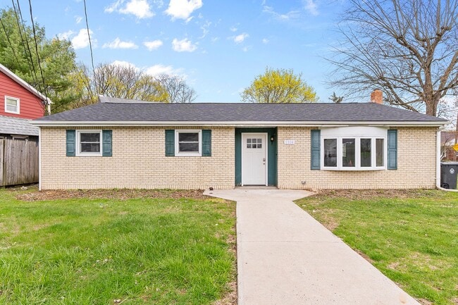 Photo - 1304 Voortman Ave House