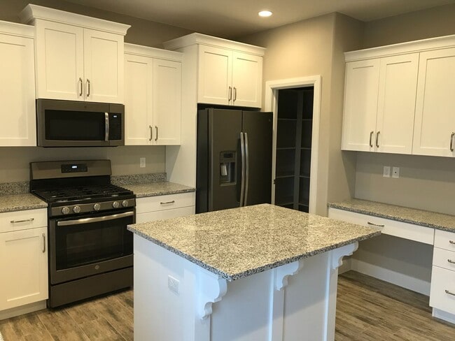 Photo - Like New Townhouse in St. George!