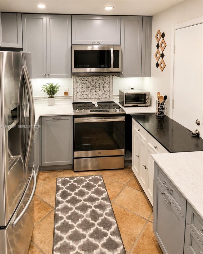 Photo - 800 West Ave Unit 817