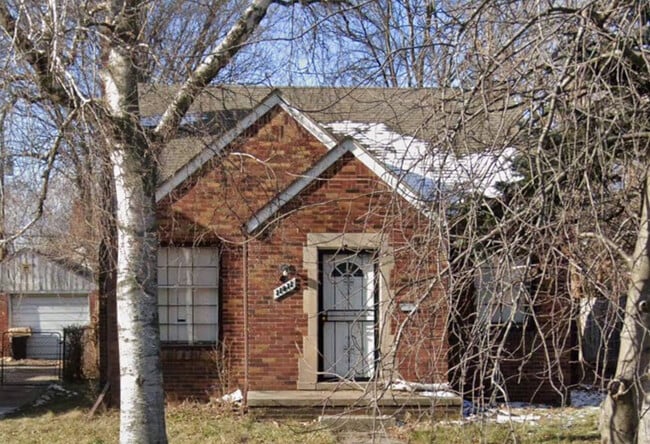 Building Photo - 11911 Lansdowne St