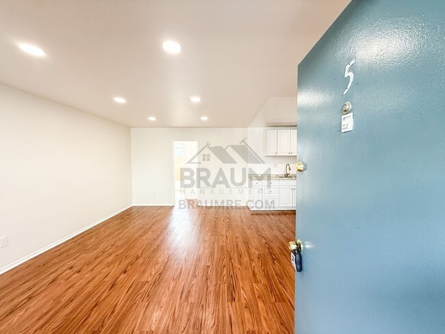 Photo - 5611 Fulcher Ave Unidad 5