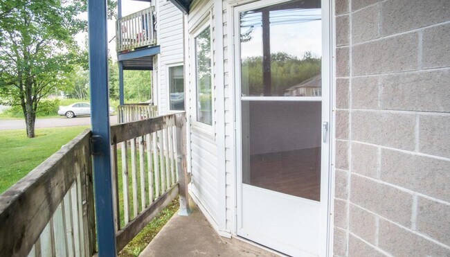 Photo - Pine Glen Apartments