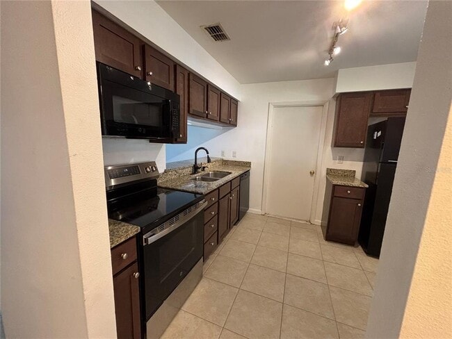 1761 Lakeview Village Dr
