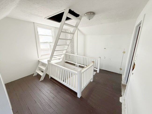 Photo - 3 BED 1 BATH BEAUTIFUL SINGLE FAMILY HOME