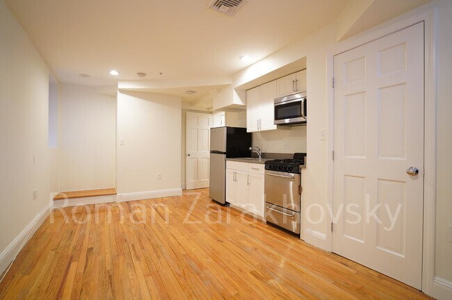 Photo - 10 Brainerd Rd Unit 11