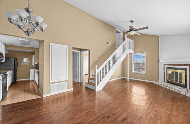 Photo - Townhouse for Rent – 2 Bed / 1 Bath