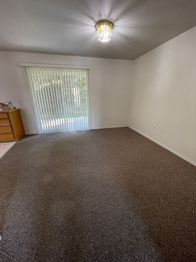 Photo - 2430 NW Granite Ct Unidad A