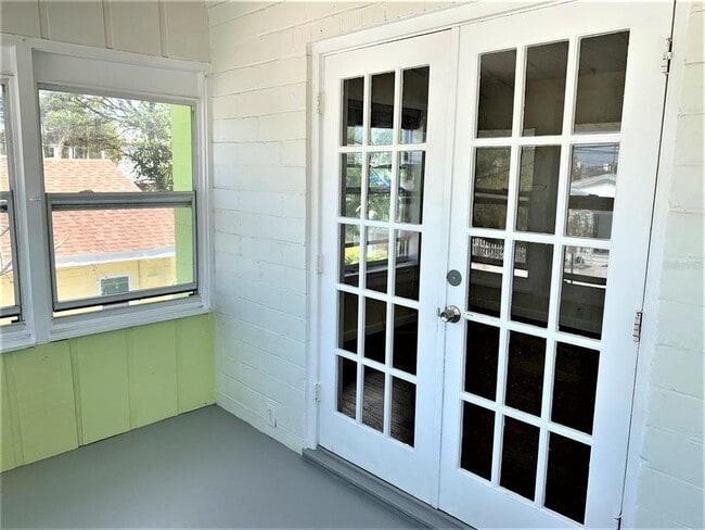 61 81st Ave Unidad 3