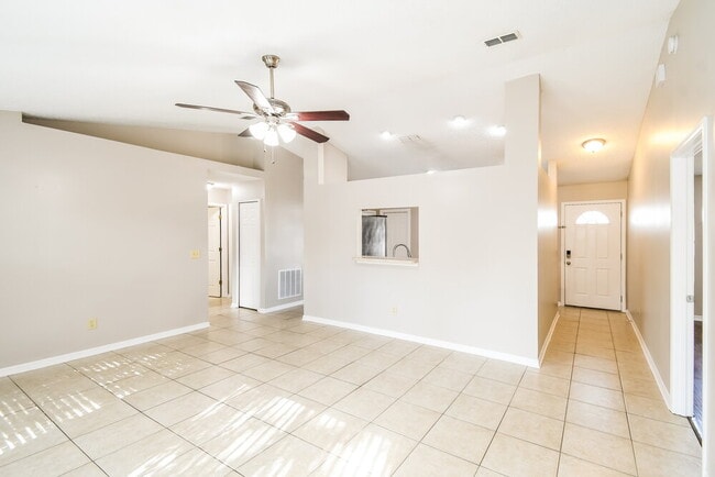 Photo - 9060 Castle Rock Dr