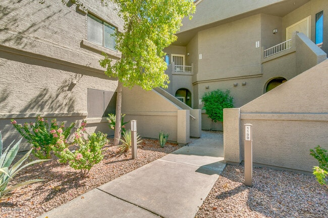 Building Photo - 15225 N 100th St Unit 2200