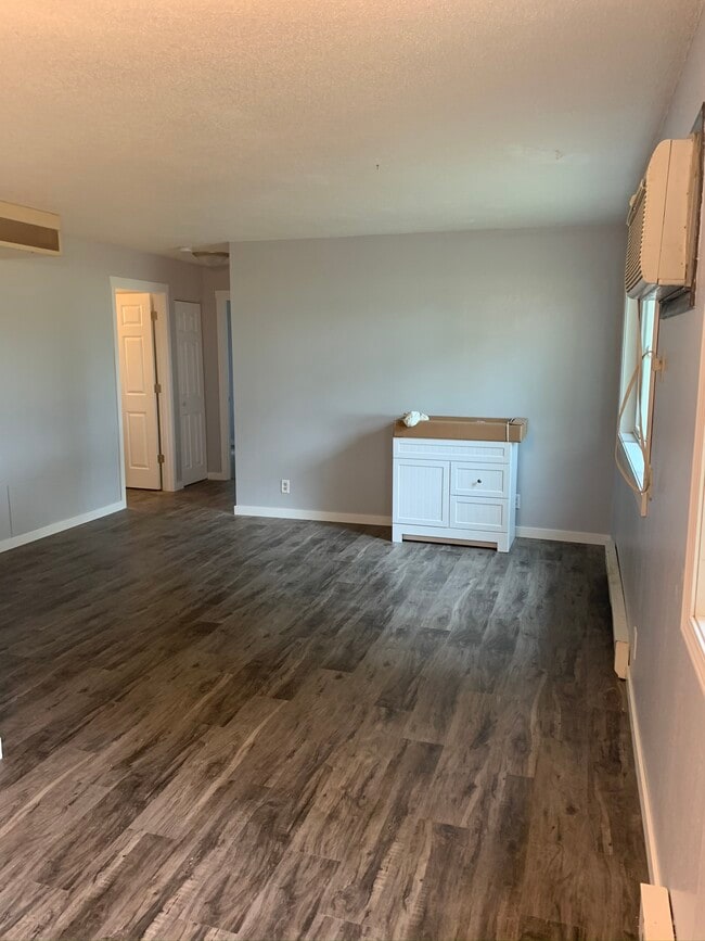 Photo - 411 Main St Unidad A