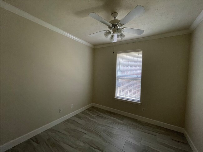 Building Photo - 5934 Heathmoor Ln Rental