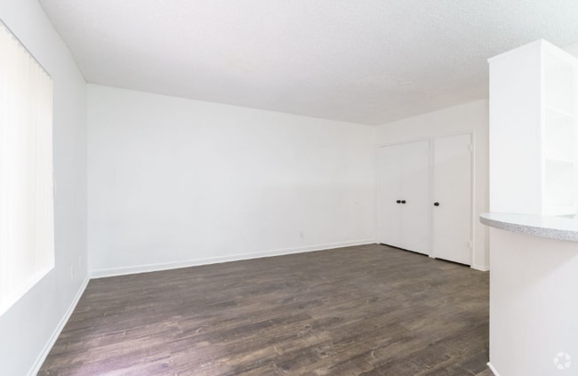 Building Photo - 238 Serrano Ave Rental