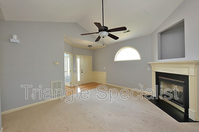 5513 Creekdale Cir