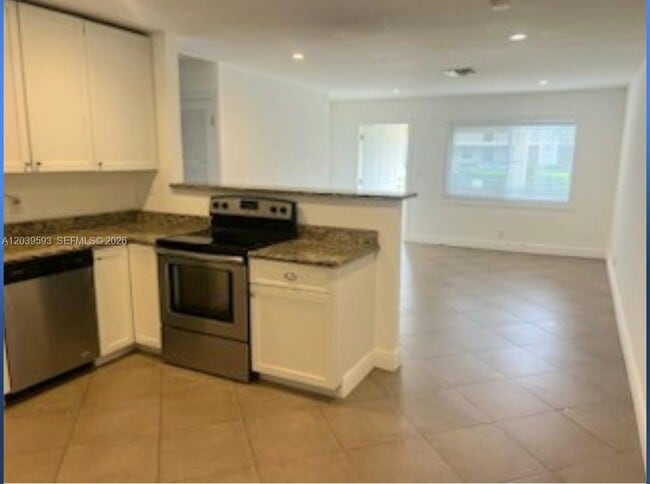 Photo - 323 Northlake Dr Unit 325