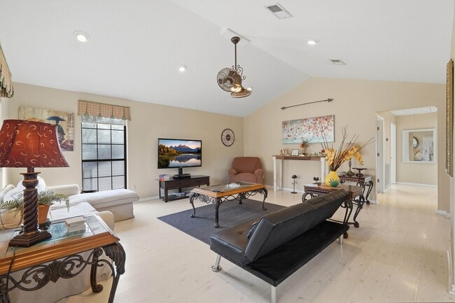 Photo - 360 S Lakeside Dr