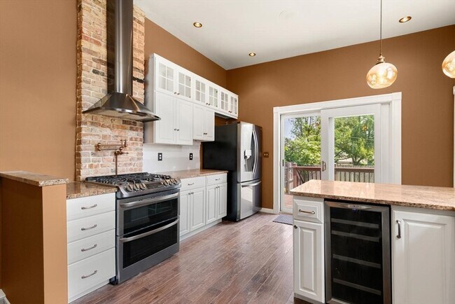 Photo - 58 G St
