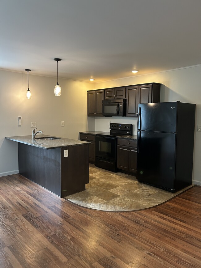 87 Cayuga St Unit 3