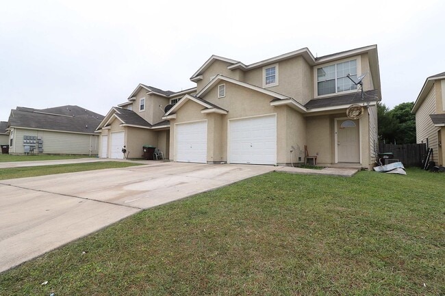 Photo - Converse 3 Bedroom Townhouse with Attached...