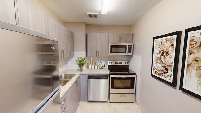 Photo - Strathroy Manor