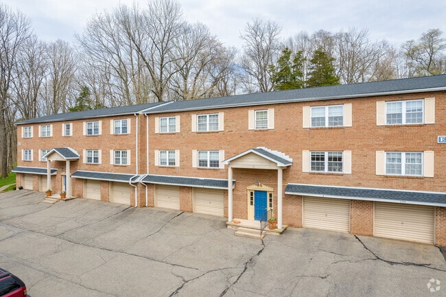 Photo - Pine Crest Apartments