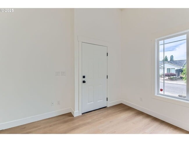 Photo - Charming One - Level