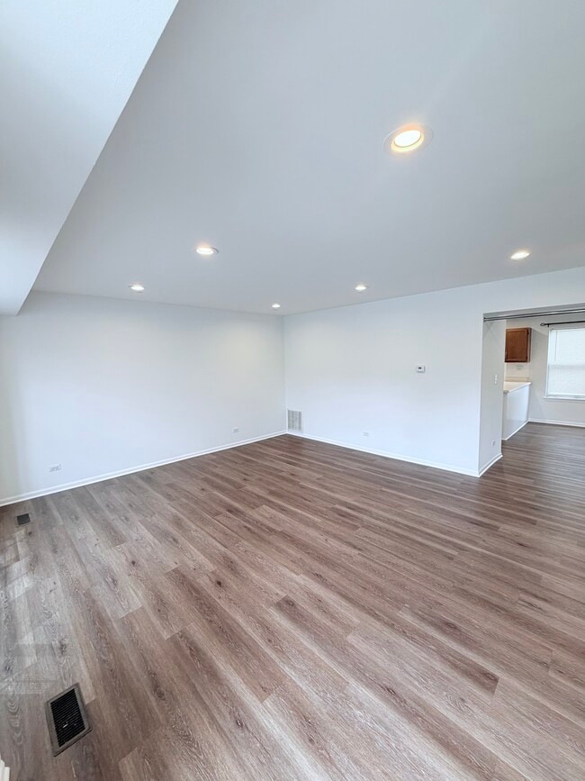 Photo - 1120 Keswick Ln