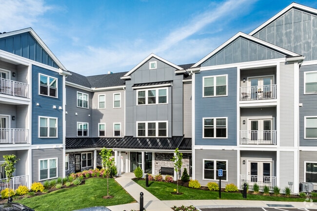 Building Entrance - 19 Canal Apartments