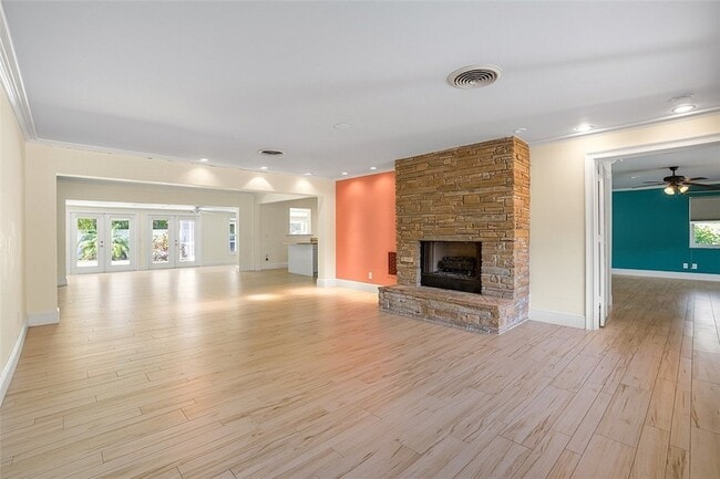 500 Gardenia Ln