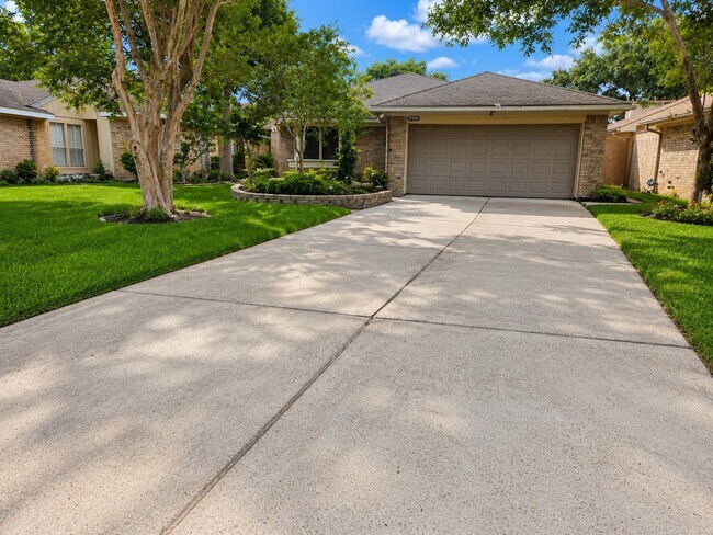 Photo - 17510 Lobo Trail