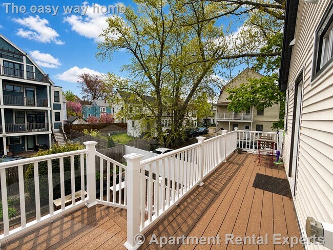 Photo - 121 Morrison Ave