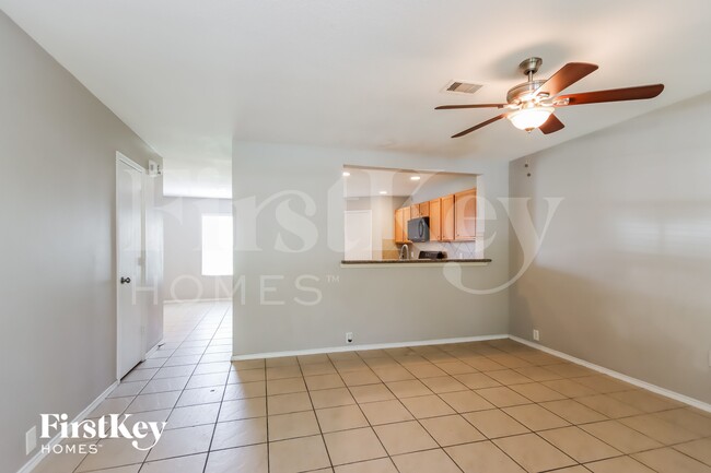Photo - 923 Grand Plains Dr