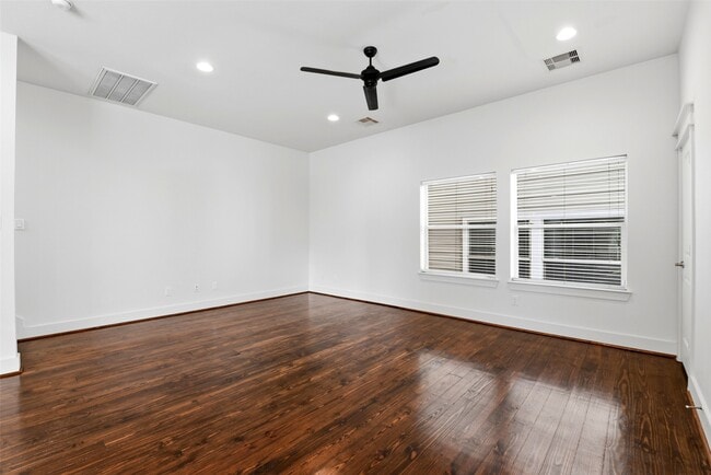 Photo - 1512 Crockett St