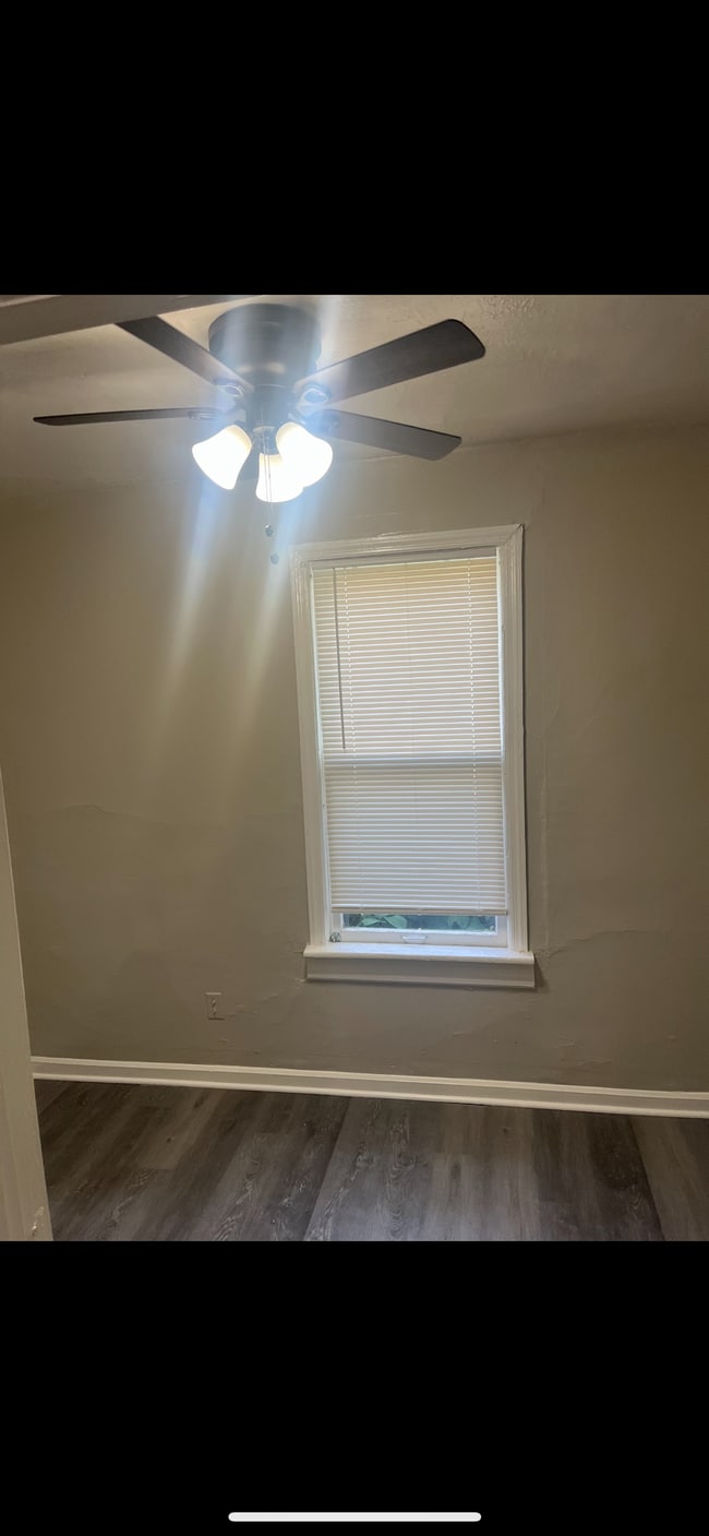 Photo - 126 W Center St